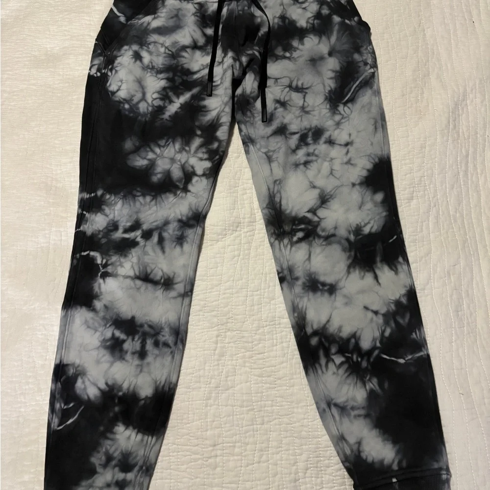 Lululemon Warm Down Jogger - 